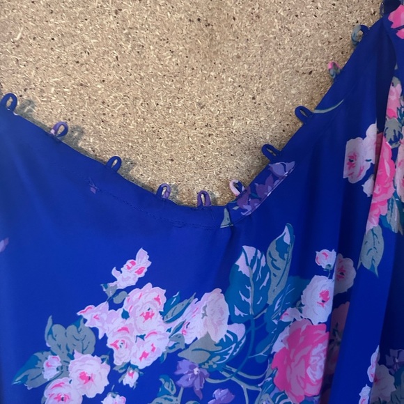 Torrid Blue Floral Top with Pink Accents Size 4XL - Picture 3 of 6